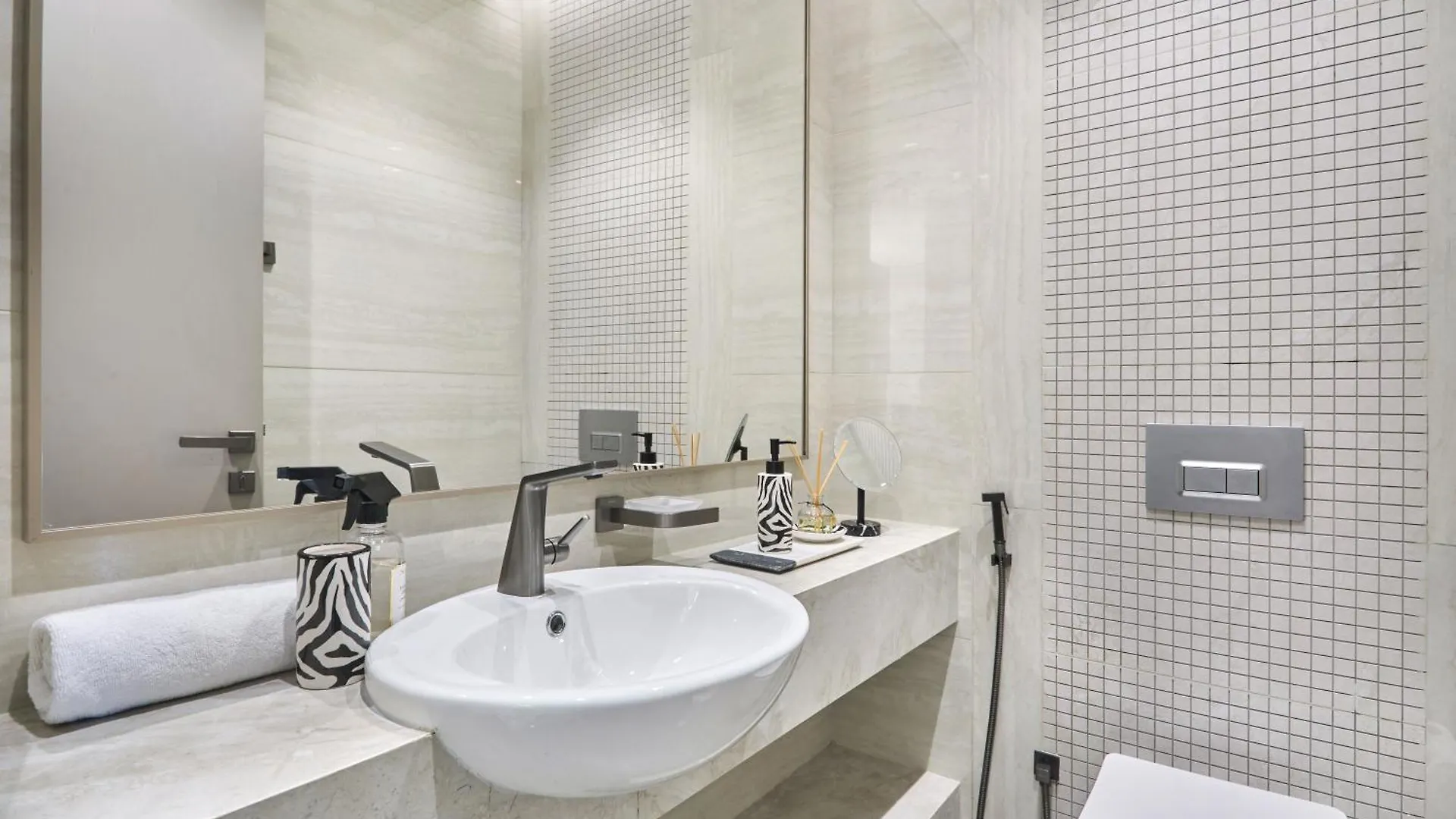 Stylish 2Brurban Retreat 10 Min To Burj Khalifa Apartment Dubai 0*,  United Arab Emirates